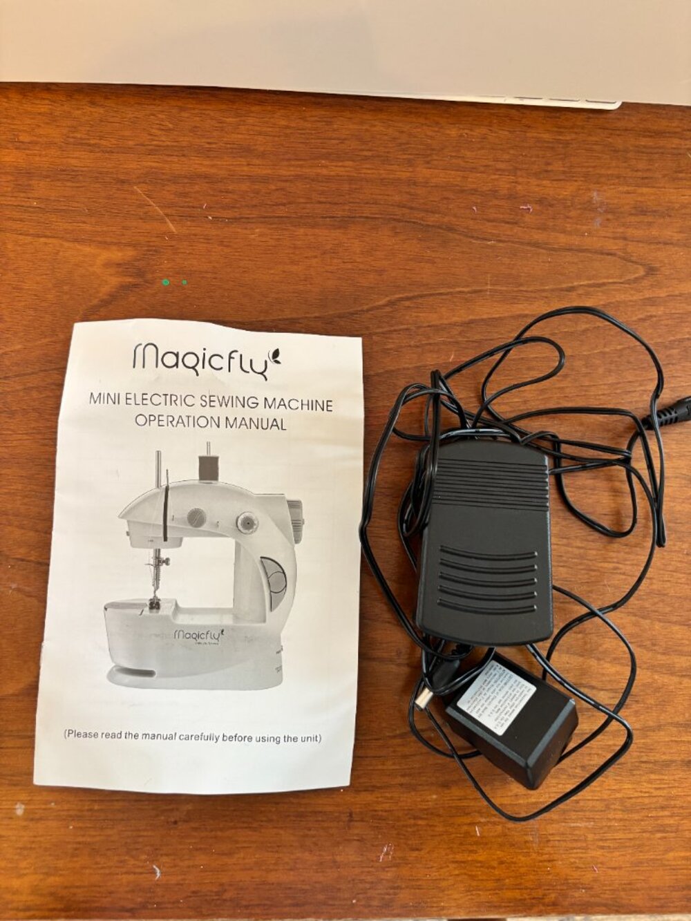 MagicFly Mini Sewing Machine - Pink - Picture 5 of 7